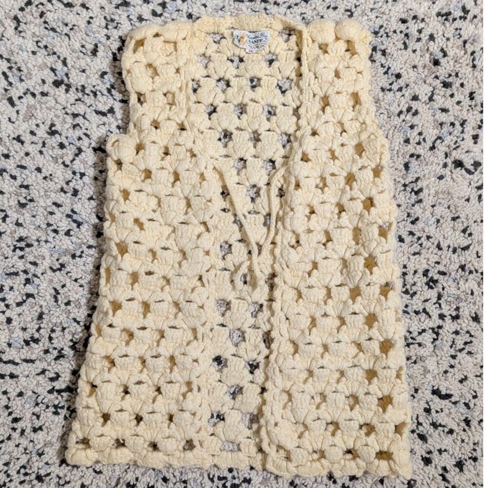 Vintage Sweater Bee by Banff 100% Wool Crochet Tie-Front Vest Cream Size 36